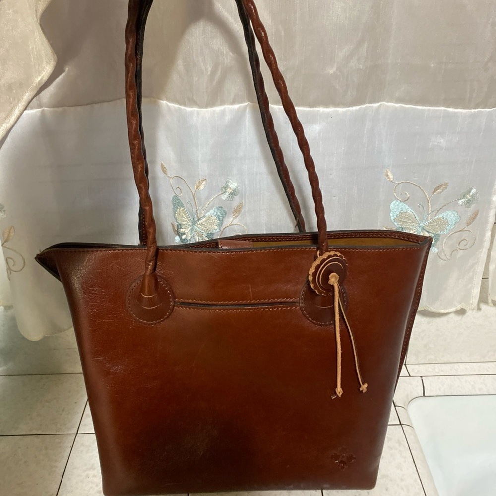 Patricia Nash Eastleigh Leather Tote In British Tan Solid